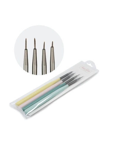 Set of 4 fine-tipped brushes for nail art